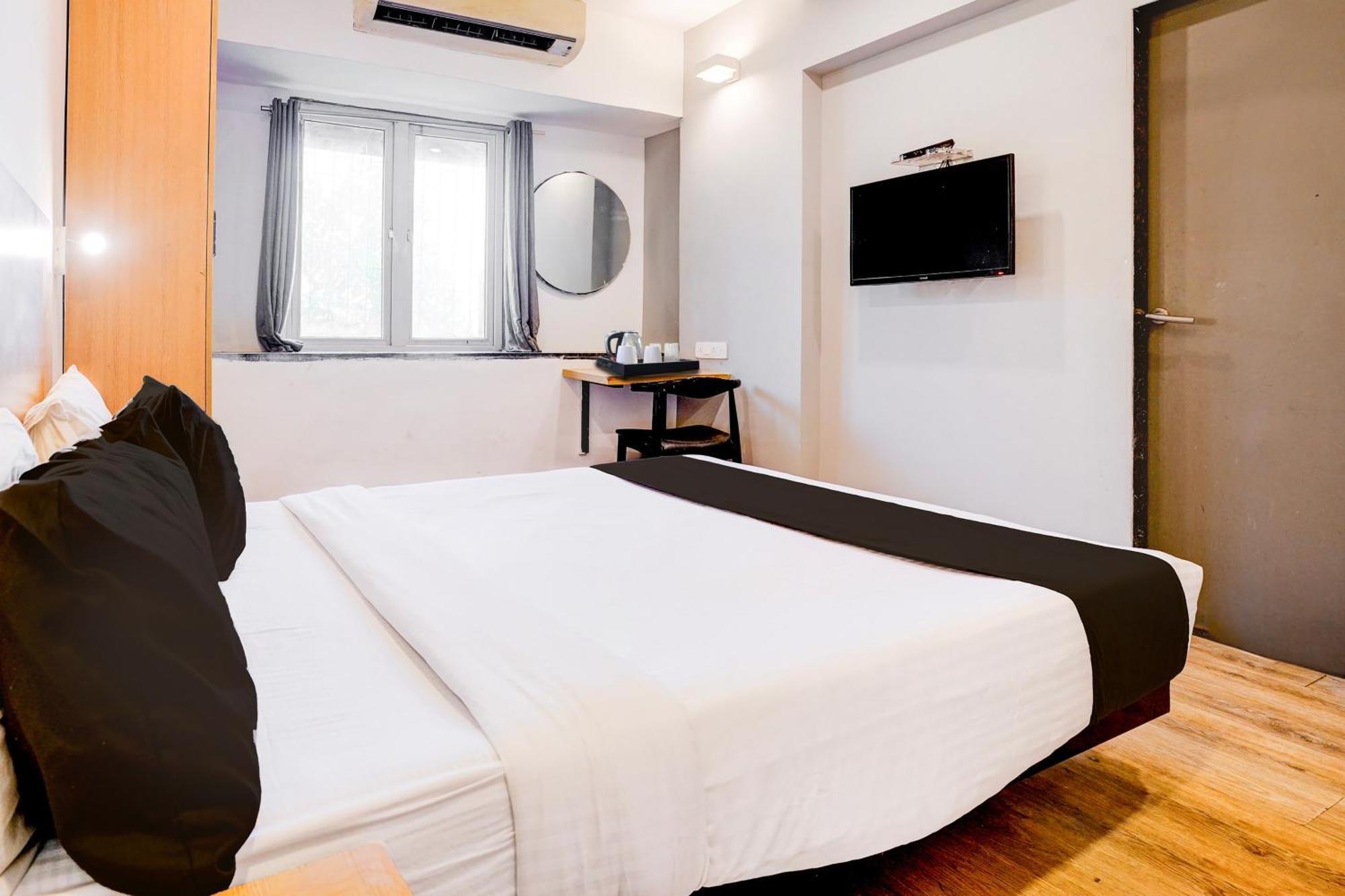 מלון מומביי Super Townhouse Khar The Unicontinental מראה חיצוני תמונה